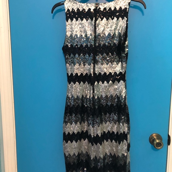 Sequin Hearts Bodycon Formal Cocktail Dress - Picture 2 of 5